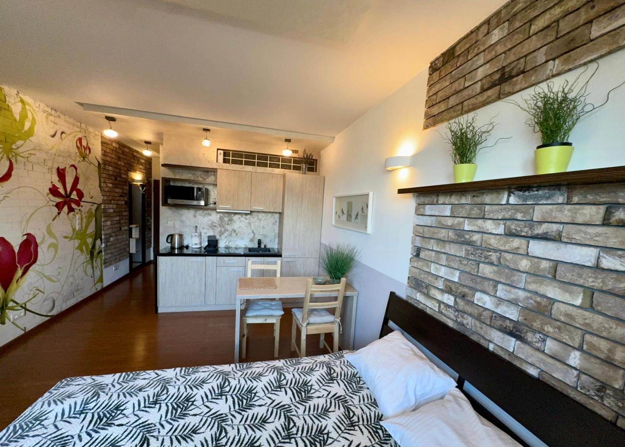 Apartment Stylowe Studio Z Parkingiem - 3 Minuty Od Dworca & Galerii Krakowskiej Krakow